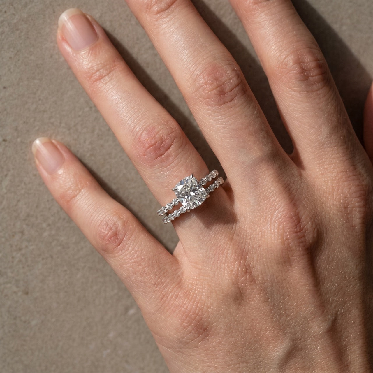 S925 Exquisite 2.0 Carat Cushion Cut Women's Wedding Ring Set In Sterling Silver
