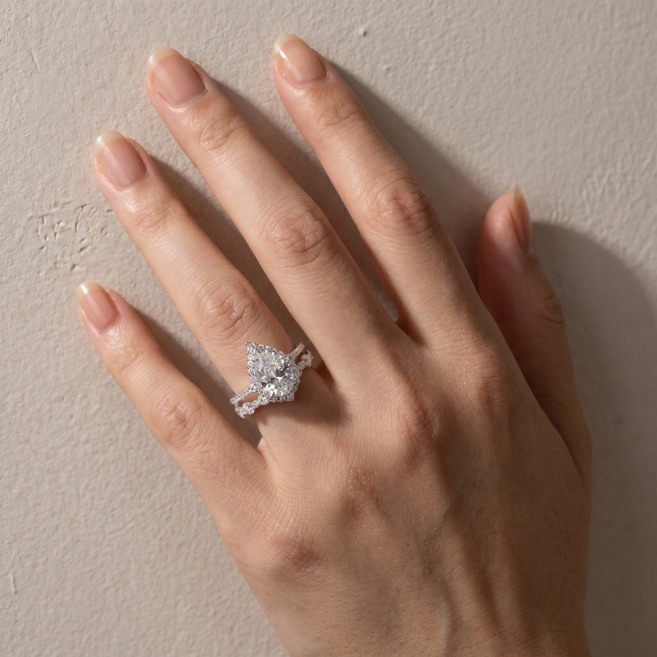 S925 Gorgeous Halo 2.2Ct Pear Cut Bridal Ring Set In Sterling Silver