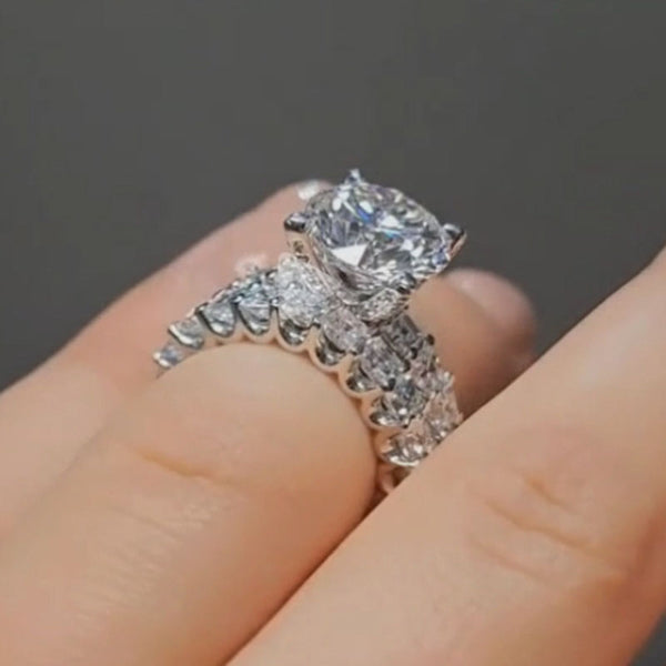 Louily Luxury Round Cut Wedding Ring Set