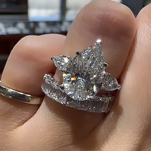 Louily Luxury Pear Cut Three Stone Wedding Ring Set