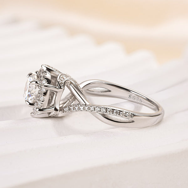 Louily Noble Halo Moissanite Engagement Ring