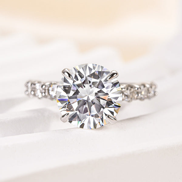 Louily Moissanite 4 Carat Round Cut Engagement Ring