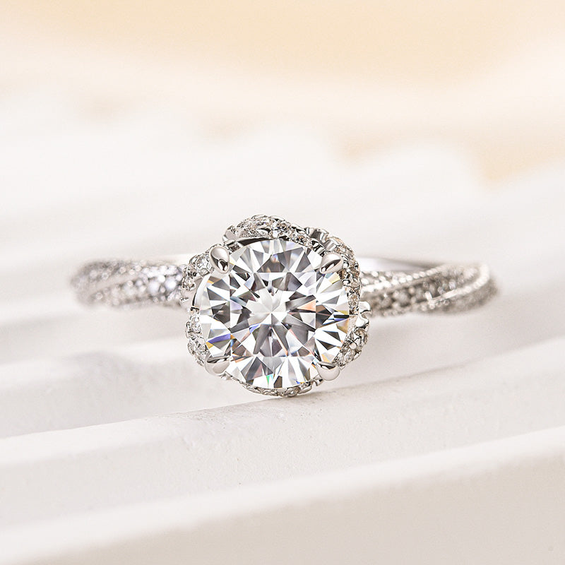 Louily Moissanite Flower Design 1.0 Carat Round Cut Engagement Ring - louilyjewelry