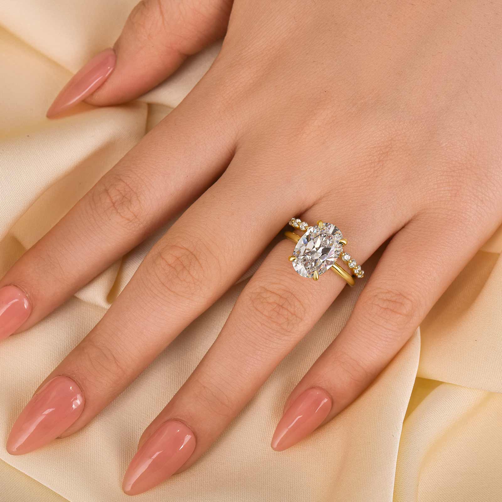 Louily Classic Yellow Gold Oval Cut Wedding Ring Set With Round Cut Wedding Band - louilyjewelry