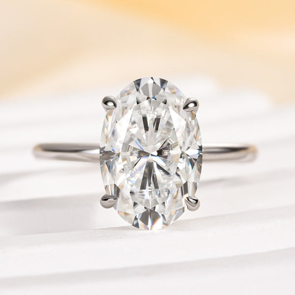 Louily Moissanite Classic Oval Cut Engagement Ring