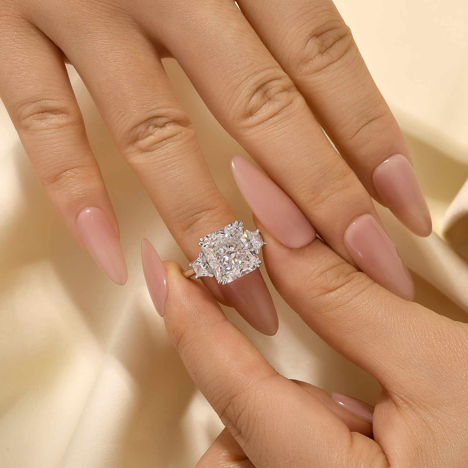 Louily Luxurious 12Ct Crushed Ice Hybrid Radiant Cut Three Stone Engagement Ring - louilyjewelry