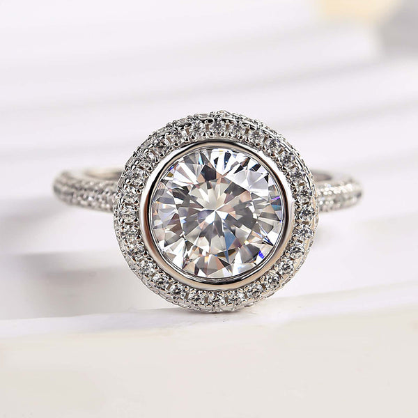 Louily Vintage Halo Round Cut Engagement Ring