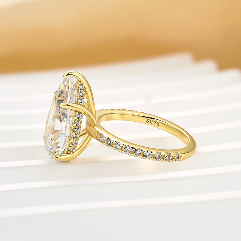 S925 3.0Ct/4.5Ct Pear Cut Engagement Ring Gold Plated Travel Ring For Everyday Wear