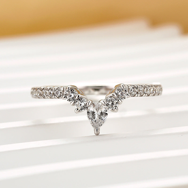 Crown Shaped Wedding Band In Sterling Silver - louilyjewelry