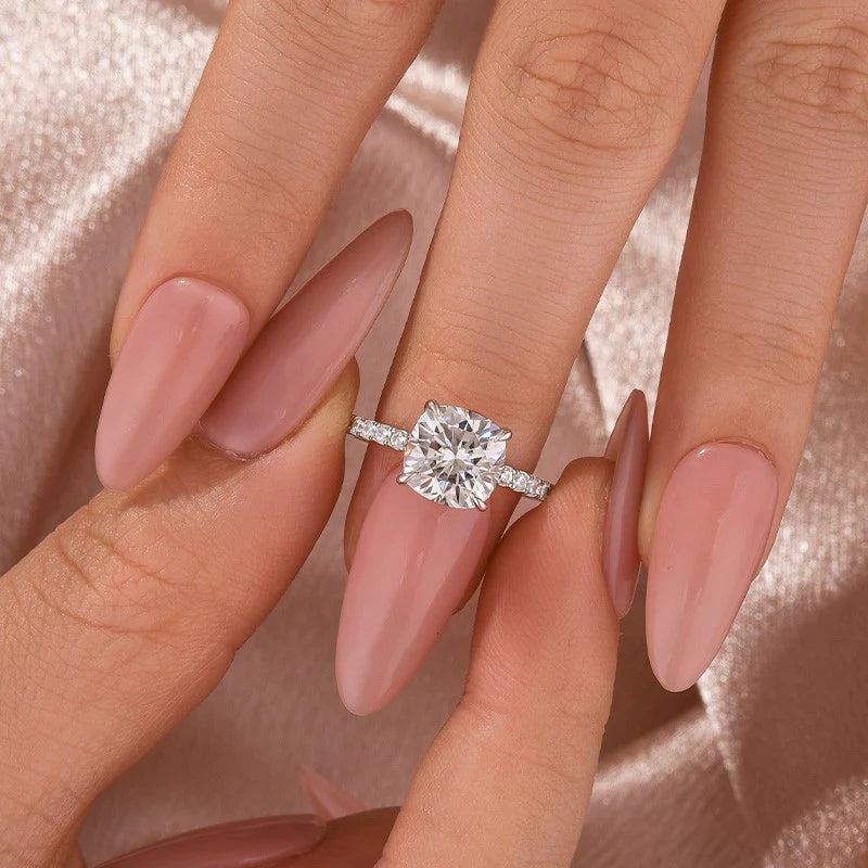 Louily Moissanite 2.0~2.5 Carat Cushion Cut Engagement Ring