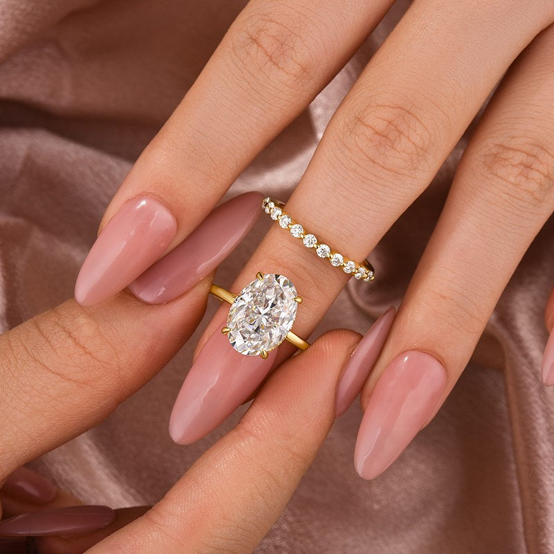 Solitaire 5.5Ct Oval Cut Yellow Gold Moissanite Wedding Ring Set With Round Cut Wedding Band - louilyjewelry