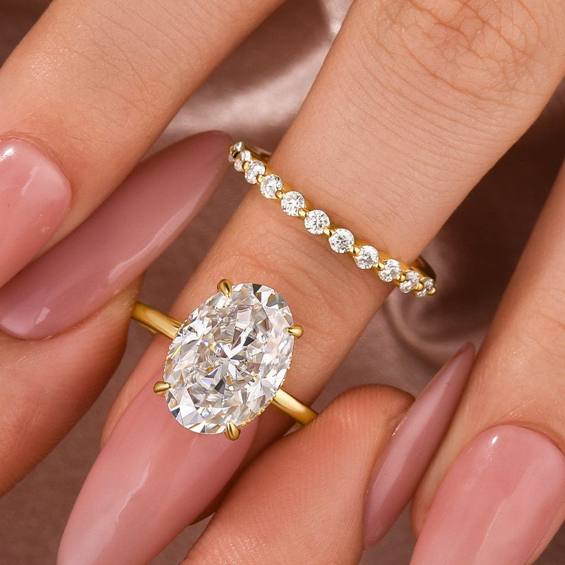 Solitaire 5.5Ct Oval Cut Yellow Gold Moissanite Wedding Ring Set With Round Cut Wedding Band - louilyjewelry