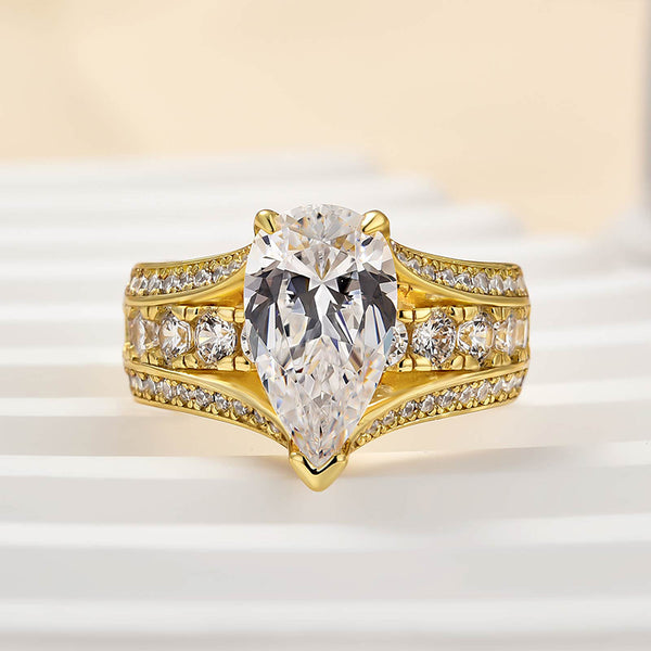 Louily Luxury Pear Cut Engagement Ring