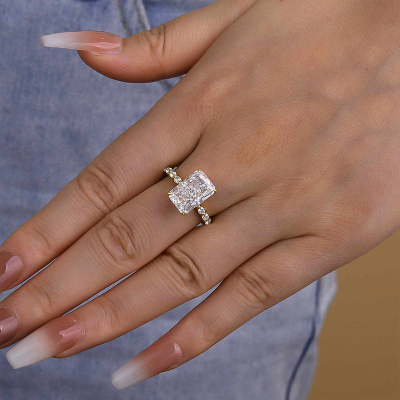 Louily Elegant Crushed Ice Cut Simulated Diamond Engagement Ring - louilyjewelry