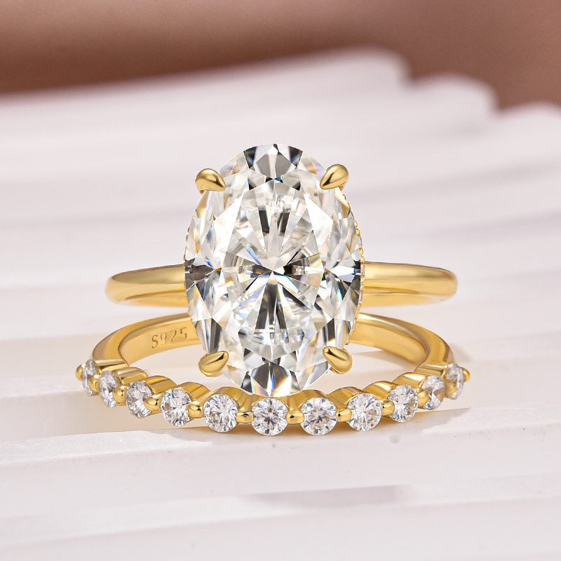 Solitaire 5.5Ct Oval Cut Yellow Gold Moissanite Wedding Ring Set With Round Cut Wedding Band - louilyjewelry