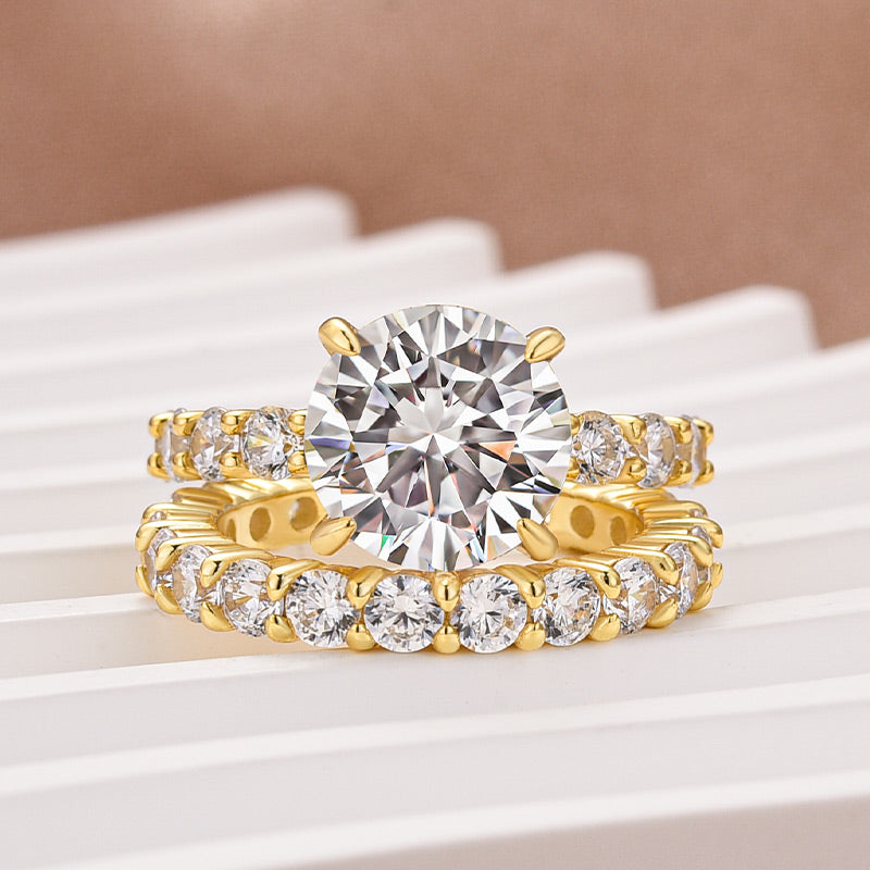 Moissanite 4.0Ct Round Cut Side Stone Travel Bridal Set