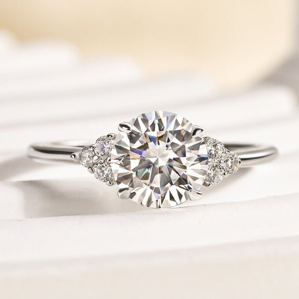 Louily Moissanite 1.2 CT Round Cut Promise Ring