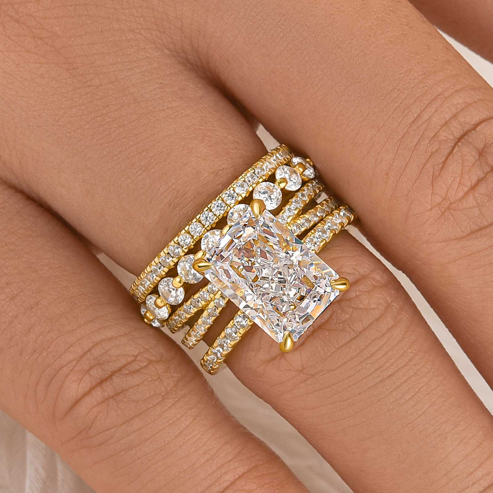 Louily 4PC Radiant Cut Wedding Ring Set With Classic Wedding Bands