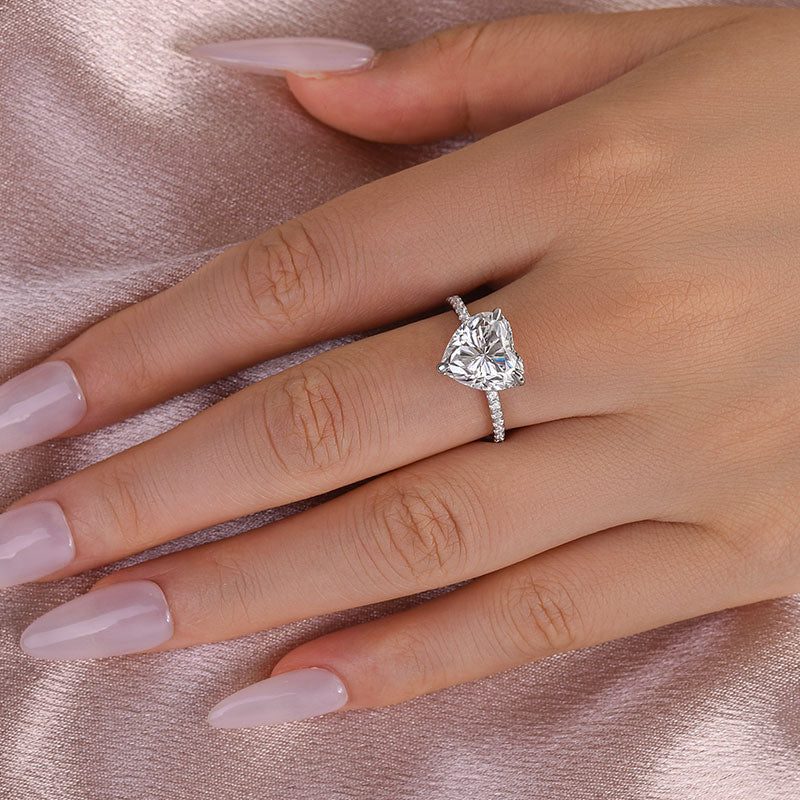 Moissanite Elegant 4.0 Carat Heart Cut Engagement Ring In Sterling Silver - louilyjewelry