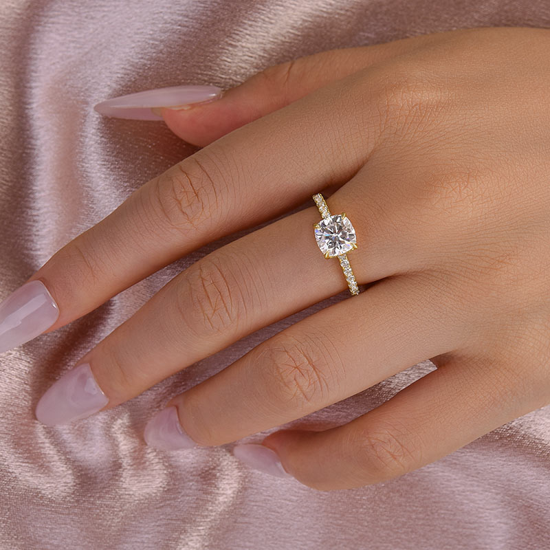 Louily Moissanite 2.0 Carat Cushion Cut Engagement Ring - louilyjewelry