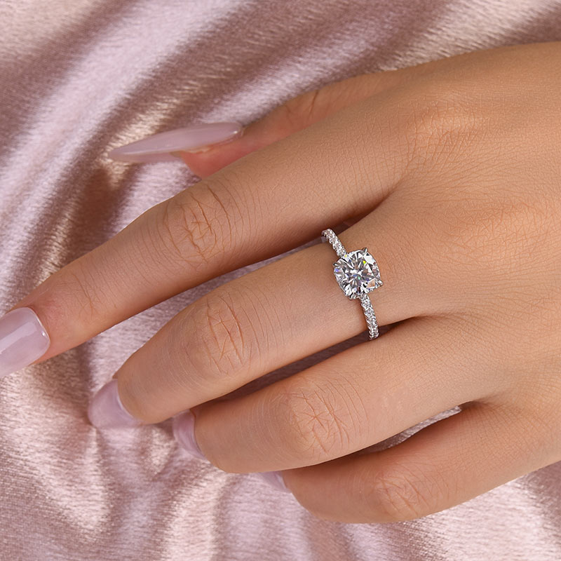 Louily Moissanite 2.0 Carat Cushion Cut Engagement Ring - louilyjewelry
