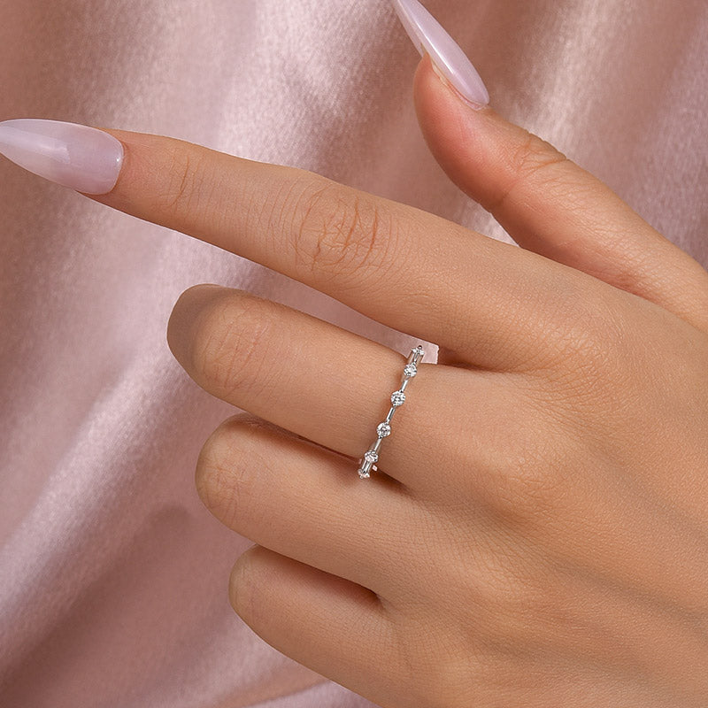 Louily Moissanite 0.2 Ct Round Cut Women's Wedding Band - louilyjewelry