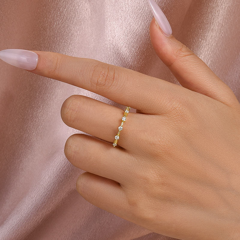 Louily Moissanite 0.2 Ct Round Cut Women's Wedding Band - louilyjewelry