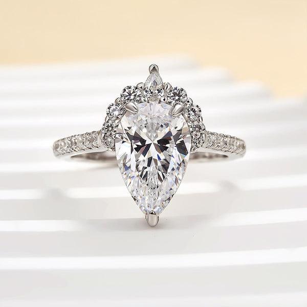 Louily Lovely White Gold 2.5Ct Pear Cut Engagement Ring