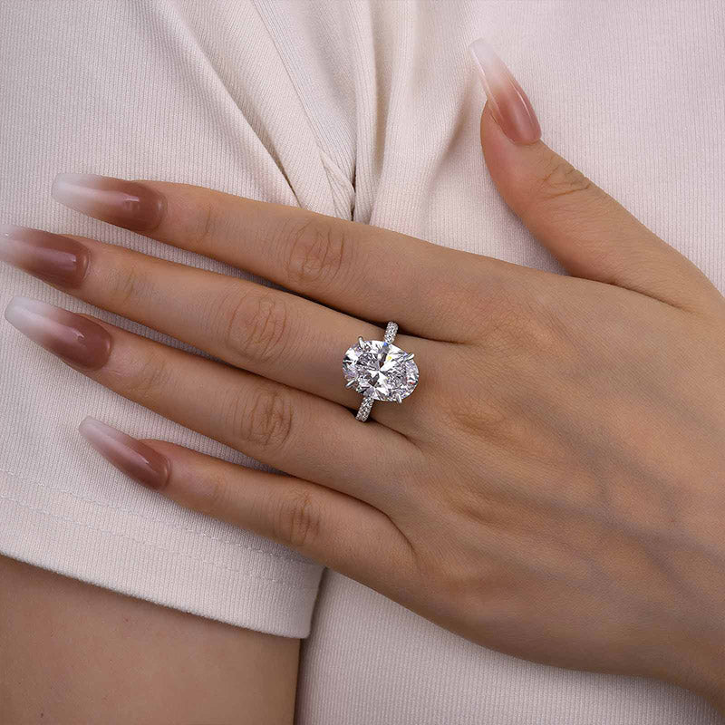Louily Exclusive Oval Cut Simulated Diamond Engagement Ring - louilyjewelry