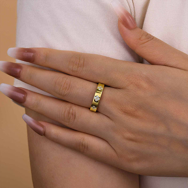 Louily Noble Yellow Gold Wedding Band