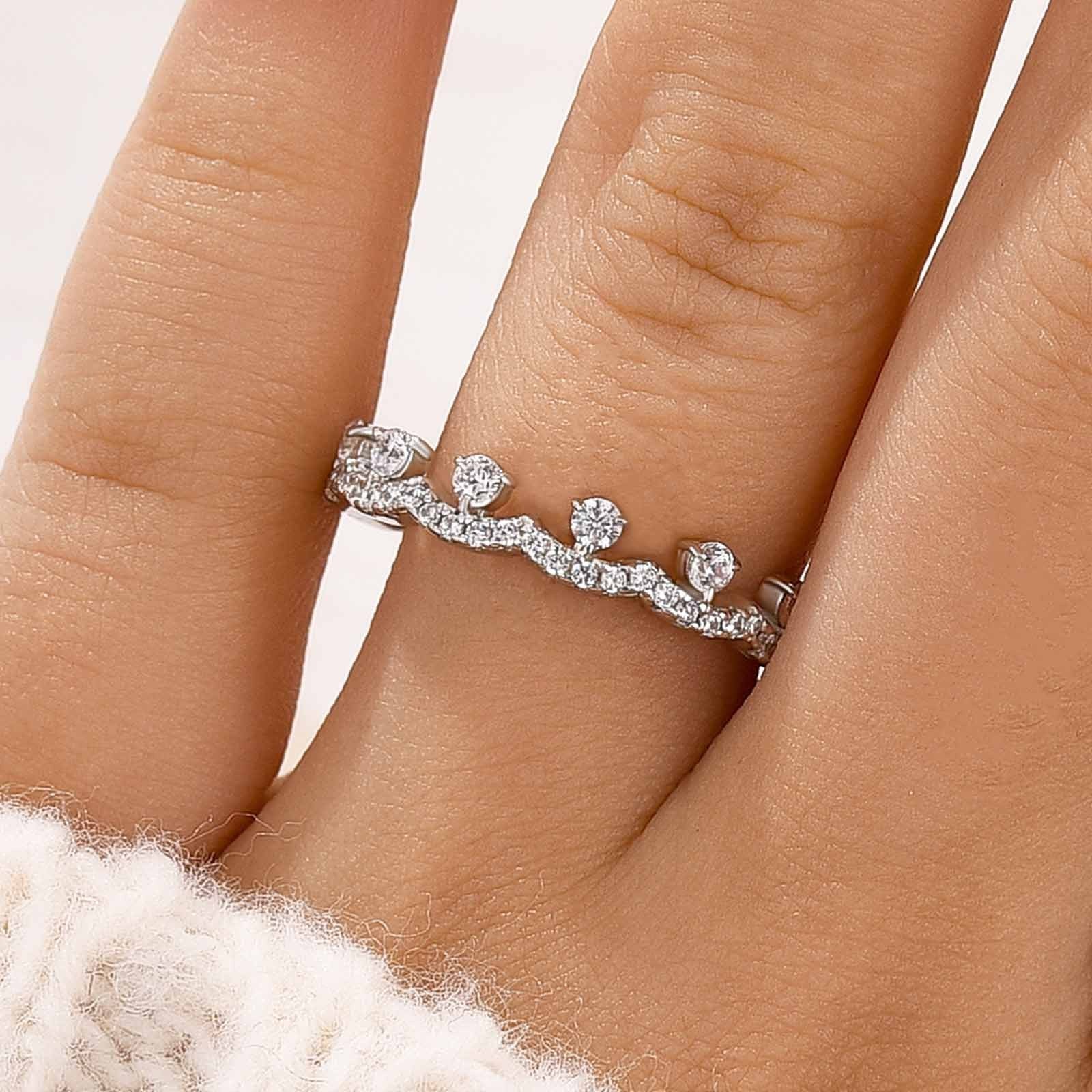 Unique 0.5Ct Eternity Crown-Shaped Wedding Band In Sterling Silver
