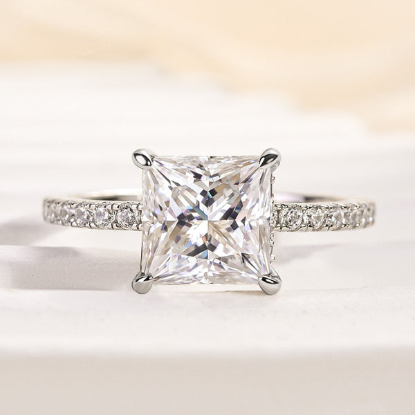 Louily Moissanite Princess Cut Engagement Ring