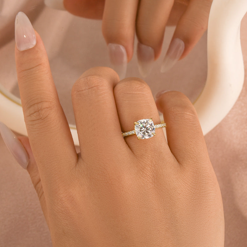 Louily Moissanite 2.0~2.5 Carat Cushion Cut Engagement Ring