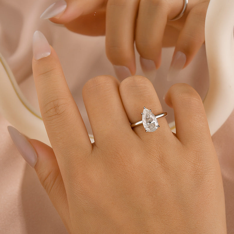 Louily Moissanite 2.5~ 4.0 Ct Pear Cut Engagement Ring For Women