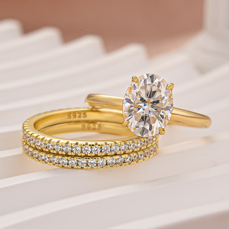 Moissanite Solitaire 2.0 Ct Oval Cut Yellow Gold Wedding Ring Set
