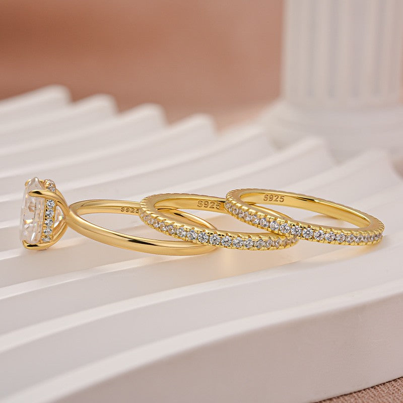 Moissanite Solitaire 2.0 Ct Oval Cut Yellow Gold Wedding Ring Set