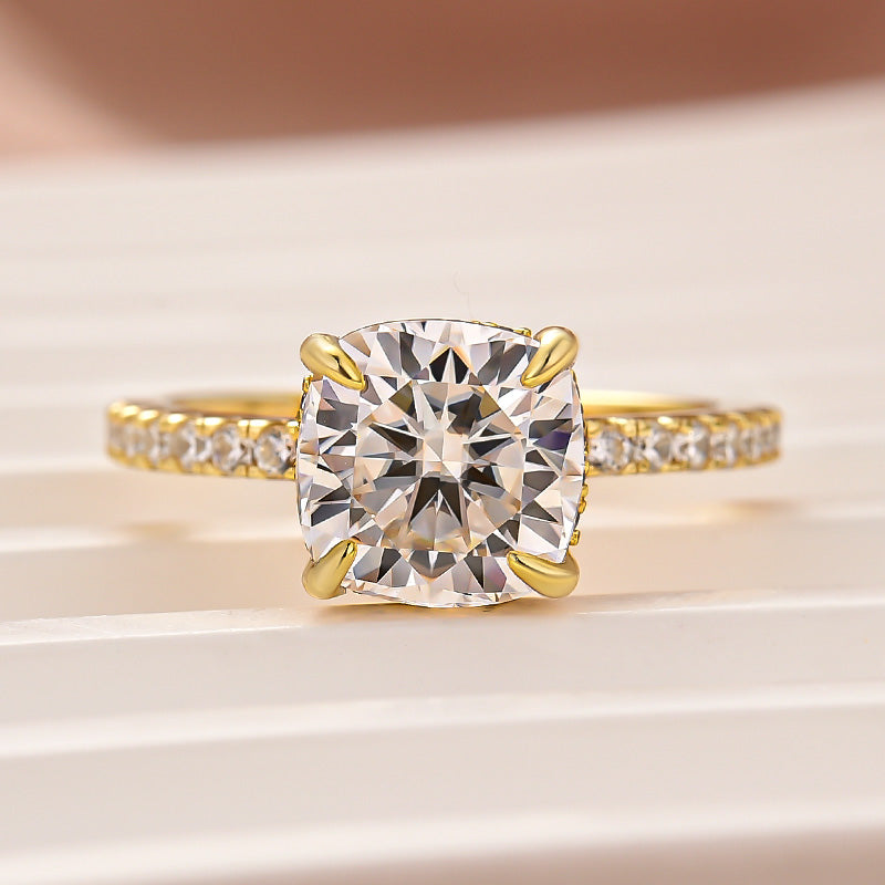 Louily Moissanite 2.0~2.5 Carat Cushion Cut Engagement Ring