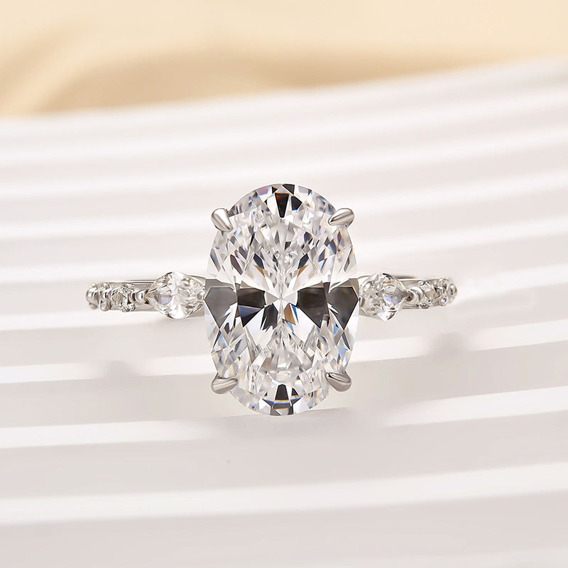 Louily Exquisite Yellow Gold Oval Cut Engagement Ring - louilyjewelry