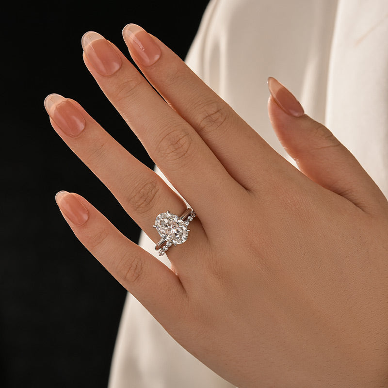 Solitaire 5.5Ct Oval Cut Yellow Gold Moissanite Wedding Ring Set With Round Cut Wedding Band