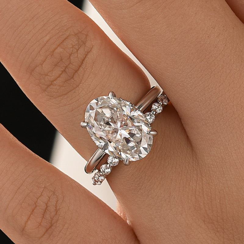 Solitaire 5.5Ct Oval Cut Yellow Gold Moissanite Wedding Ring Set With Round Cut Wedding Band