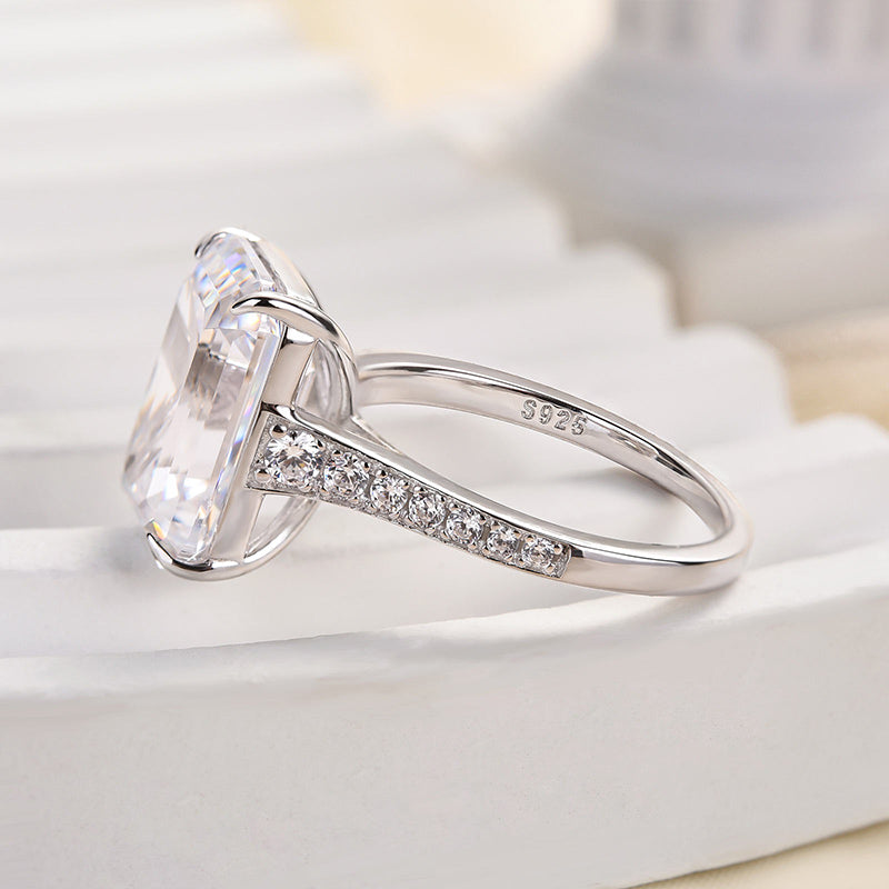 Louily Captivating Emerald Cut Engagement Ring - louilyjewelry