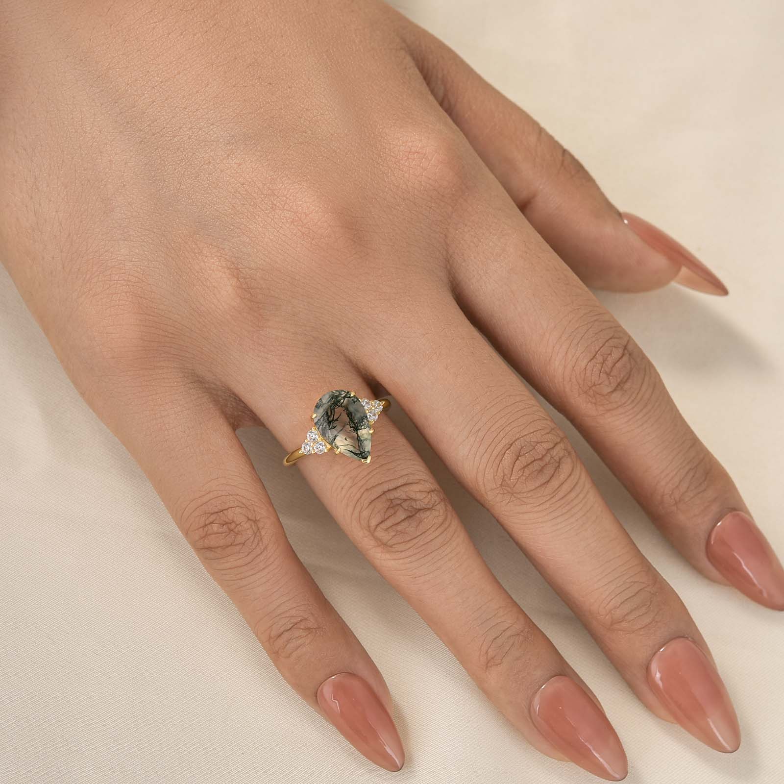 Nature-Inspired 3.5CT Pear Cut Side Stone Moss Agate Ring For Travel