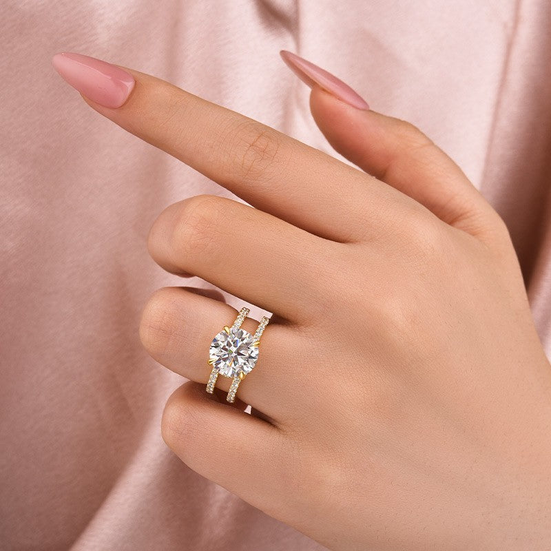 Moissanite Split Shank Design 4.0Ct Round Cut Yellow Gold Engagement Ring - louilyjewelry