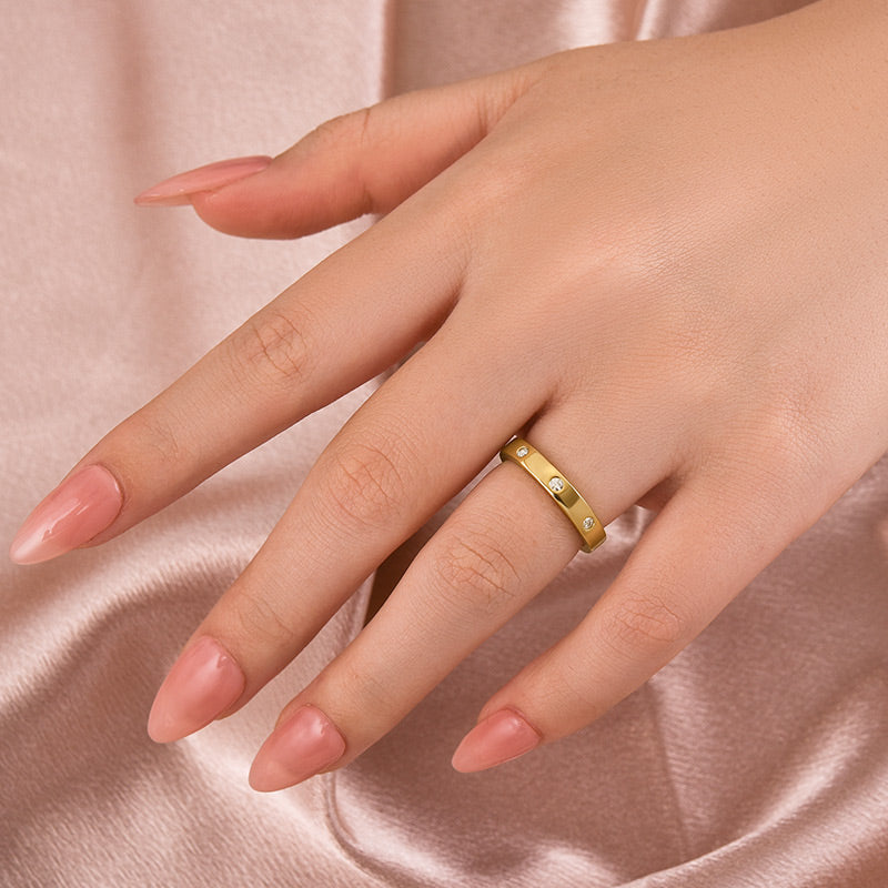 Louily Moissanite Round Cut Yellow Gold Wide Wedding Band - louilyjewelry