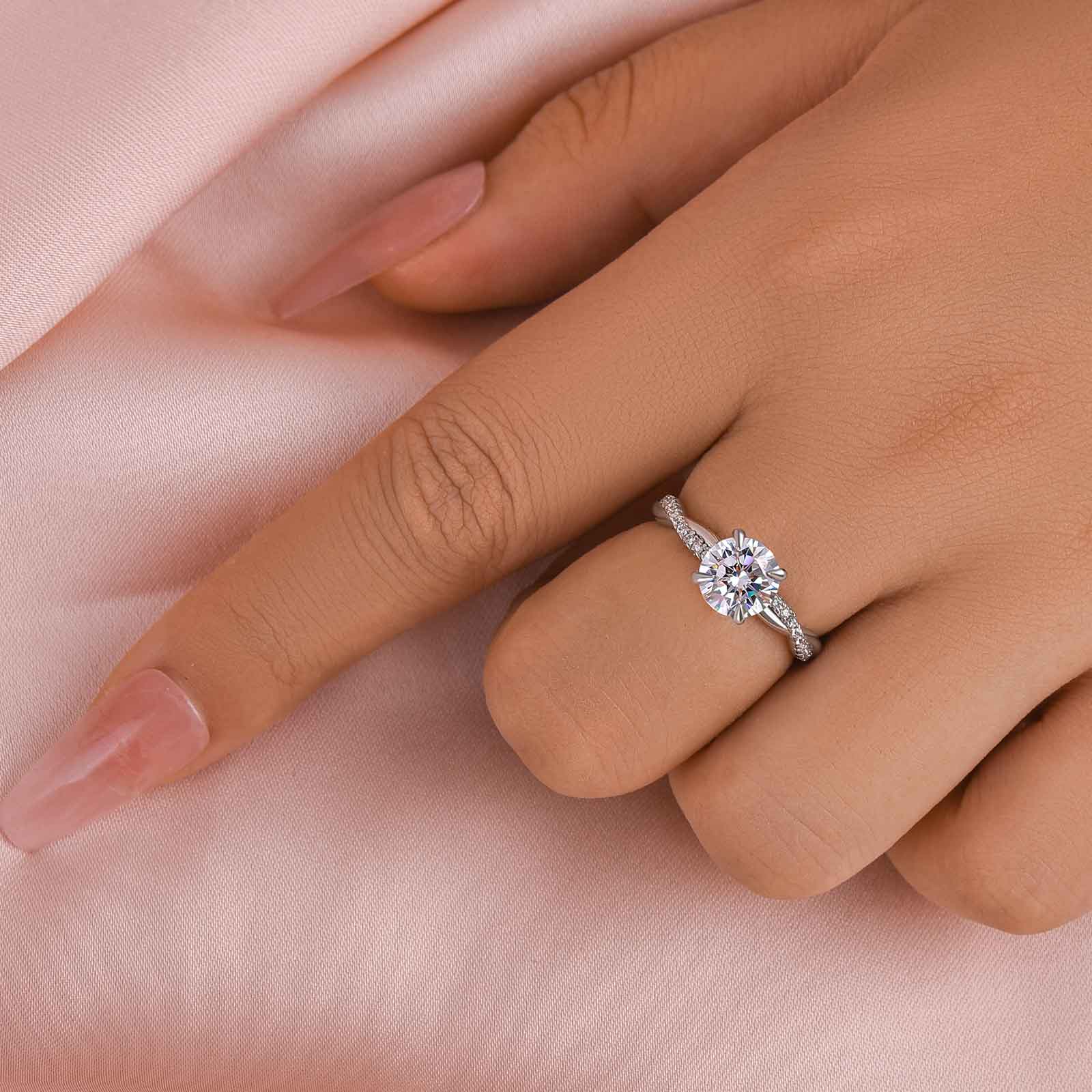 Louily 1.25 Carat Twist Round Cut Engagement Ring In Sterling Silver - louilyjewelry