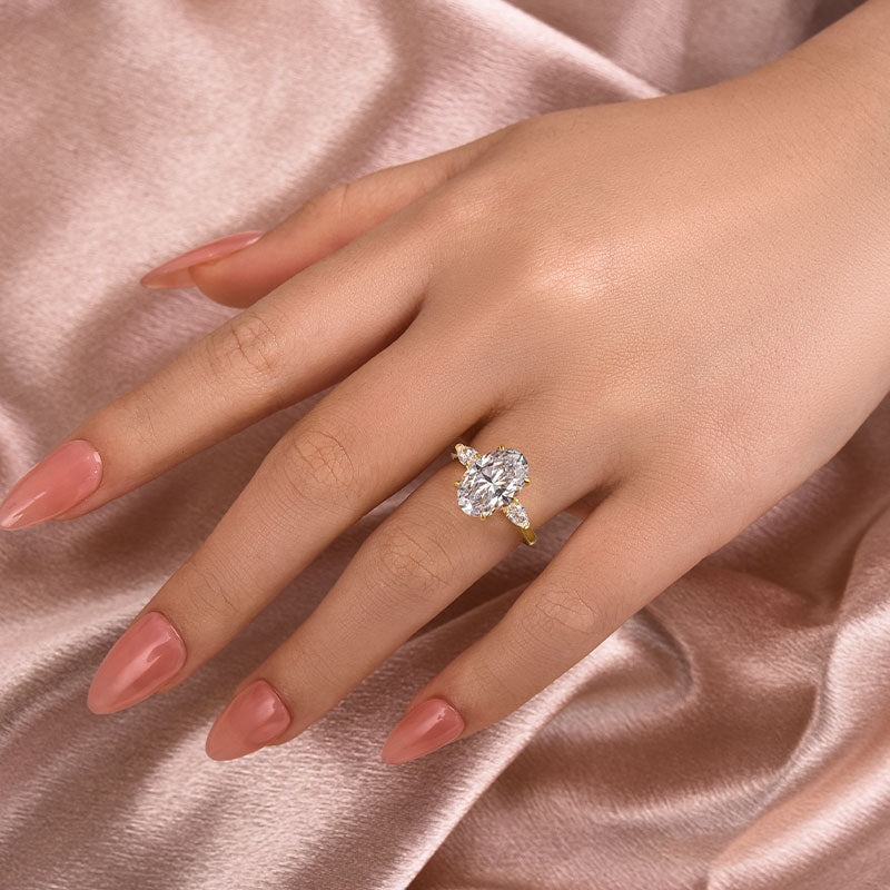 Louily Outstanding Moissanite 4.0 Carat Oval Cut Three Stone Engagement Ring - louilyjewelry