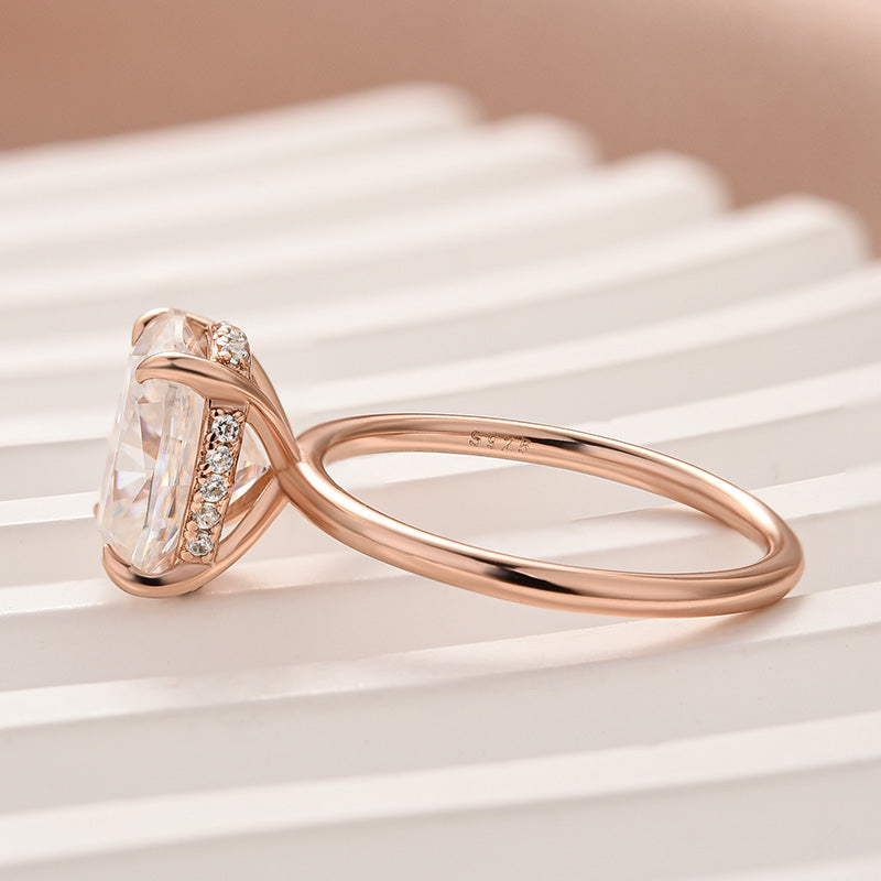 Louily Moissanite Attractive 4.0 Carat Cushion Cut Engagement Ring - louilyjewelry