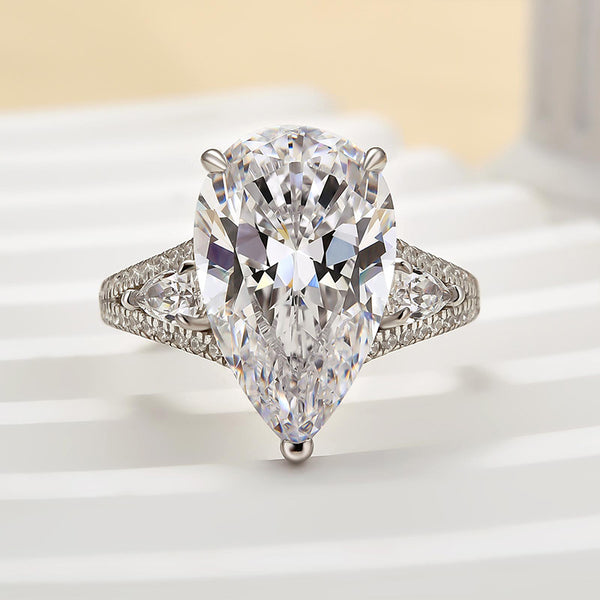 Louily Luxury 5.5Ct Pear Cut Engagement Ring