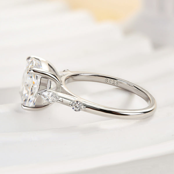 Louily Exquisite Crushed Ice Cushion Cut Engagement Ring