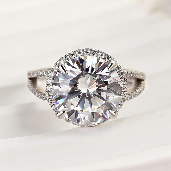 Louily Luxury Halo Round Cut Engagement Ring